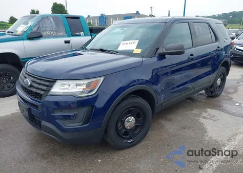 2016 Ford Police Interceptor z USA, uszkodzony, nr VIN 1FM5K8AR1GGC37606